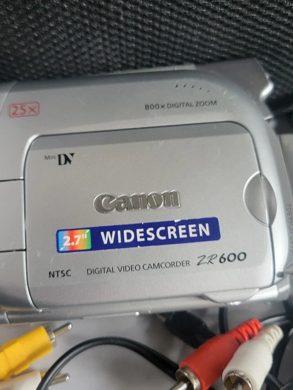 Canon zr 600 digital camcorder